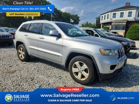 Used 2012 Jeep Grand Cherokee Laredo AWD/4WD image 5