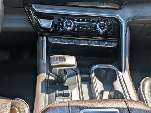 Used 2022 GMC Sierra 1500 Denali w/ Denali Reserve Package AWD/4WD image 17