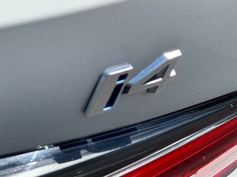 Used 2023 BMW i4 eDrive40 RWD image 38