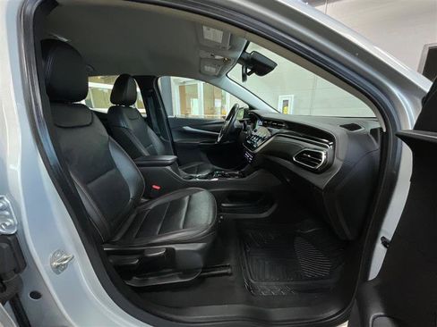 Used 2023 Chevrolet Bolt EUV LT w/ Convenience Package FWD image 27