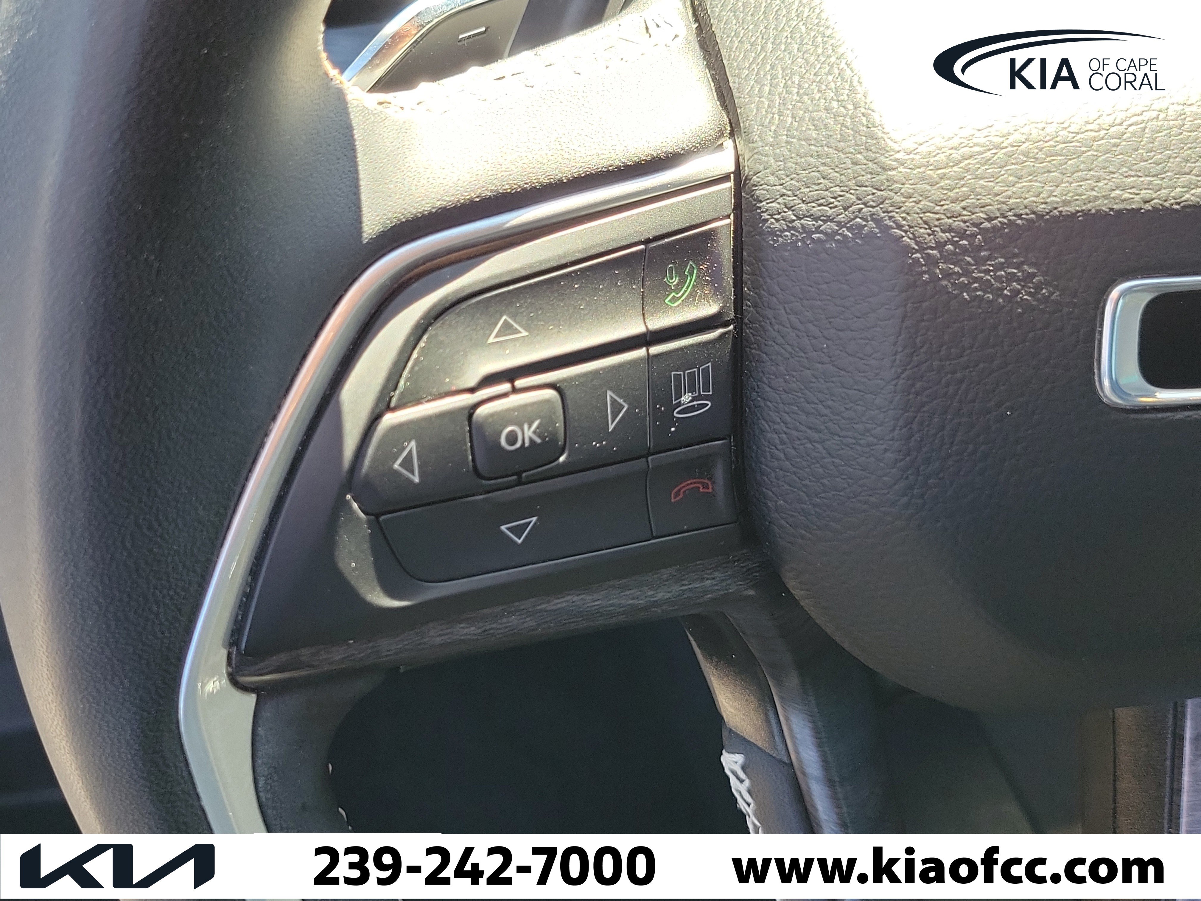 Used 2024 Jeep Grand Cherokee Limited w/ Black Appearance Package AWD/4WD image 27