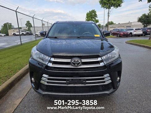 Used 2017 Toyota Highlander Limited FWD image 2