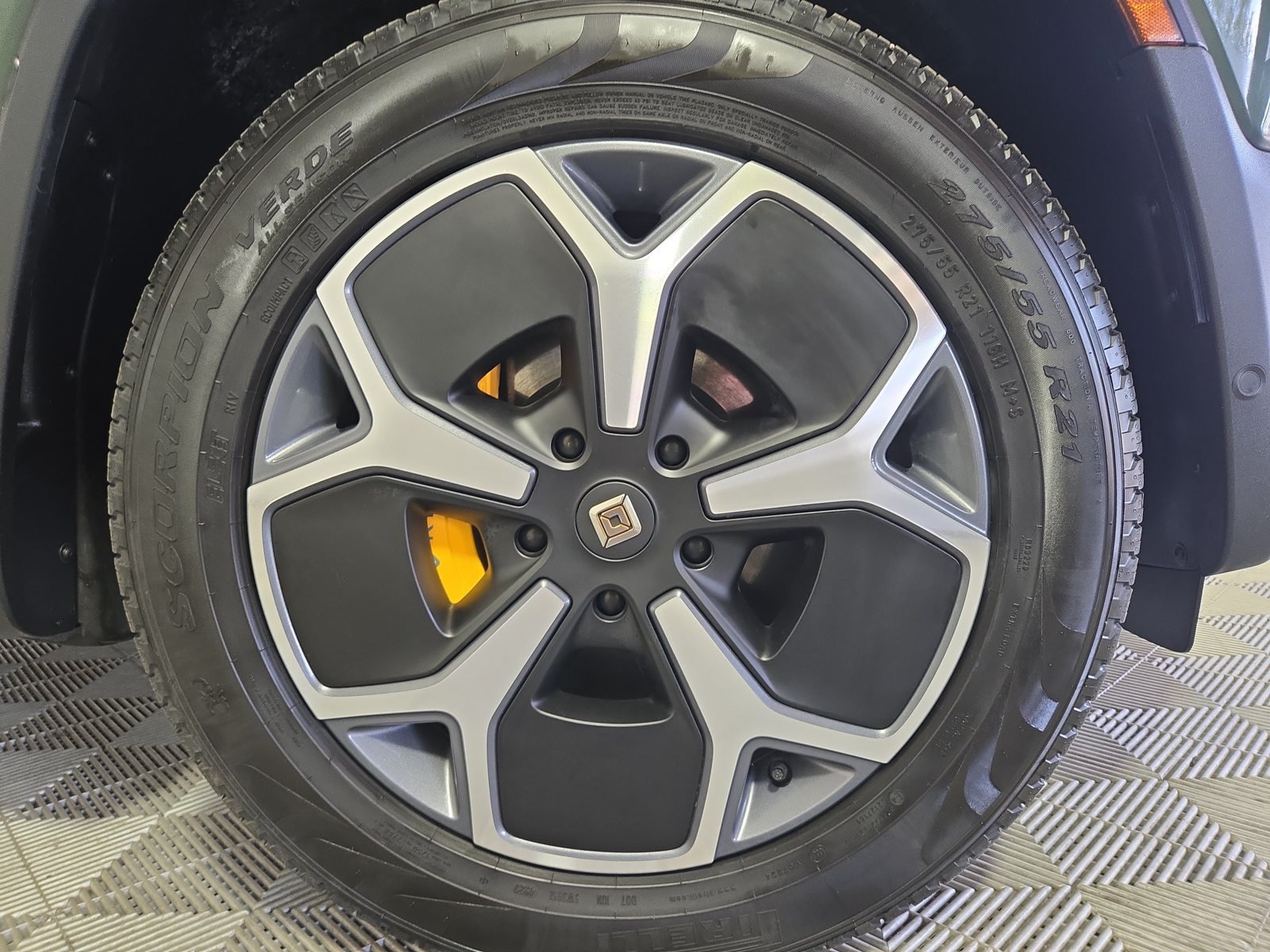 Used 2024 Rivian R1S Adventure Quad AWD/4WD image 11