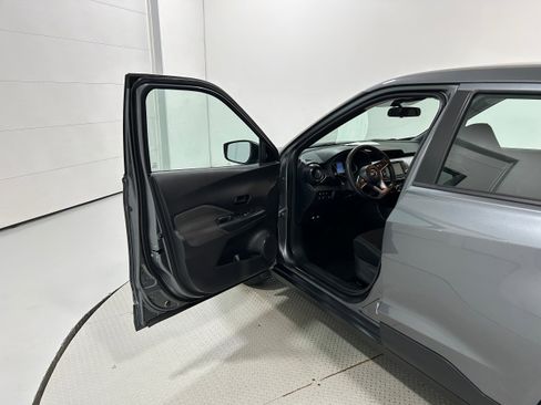 Used 2020 Nissan Kicks S FWD image 22