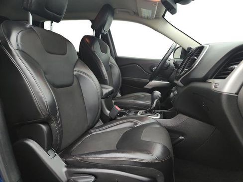 Used 2018 Jeep Cherokee Latitude Plus image 21