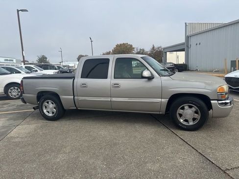 Used 2004 GMC Sierra 1500 SLT image 2