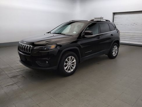 Used 2019 Jeep Cherokee Latitude w/ Popular Appearance Group AWD/4WD image 2
