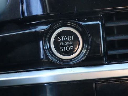 Used 2022 Nissan Pathfinder SV image 33