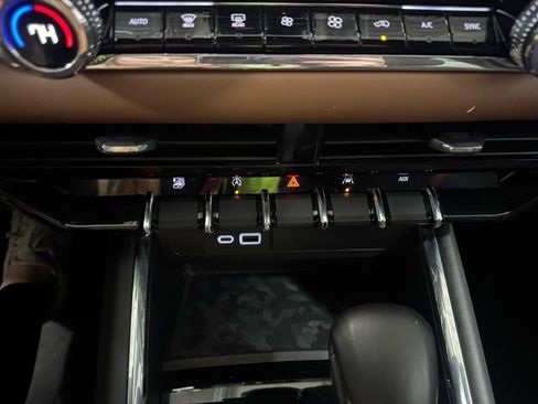 Used 2024 GMC Canyon AT4 w/ Technology Package image 22