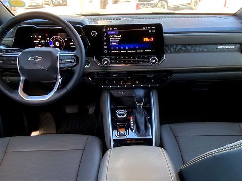 Used 2025 Chevrolet Colorado ZR2 w/ Technology Package image 15