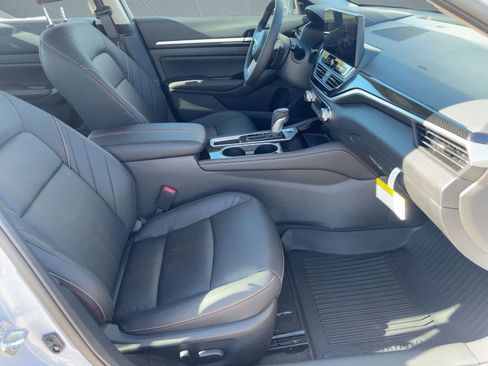 New 2025 Nissan Altima 2.5 SR image 29