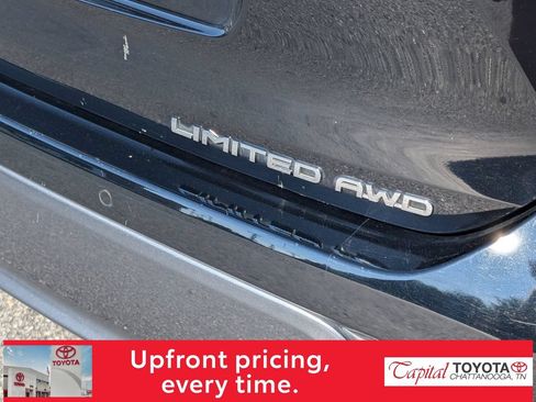 Used 2021 Toyota Highlander Limited AWD/4WD image 8