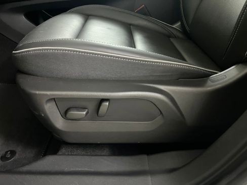 Used 2023 Buick Envision Essence image 53