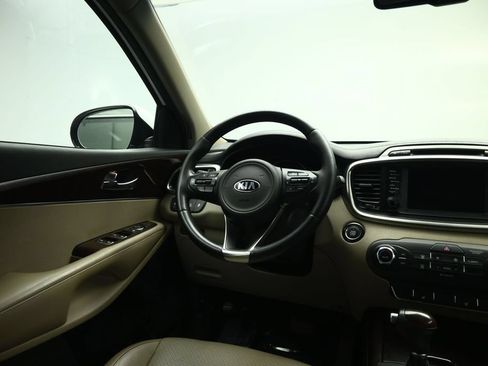Used 2017 Kia Sorento EX w/ EX V6 Premium Package FWD image 38