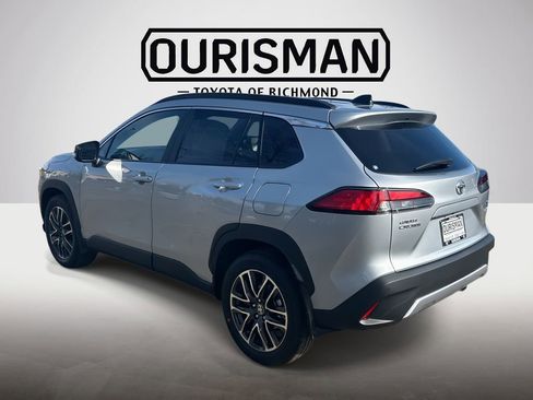 Used 2026 Toyota Corolla Cross XLE w/ Convenience Package image 8