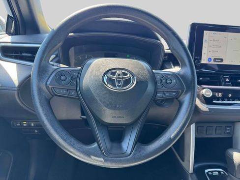 Used 2025 Toyota Corolla Cross AWD Hybrid image 18