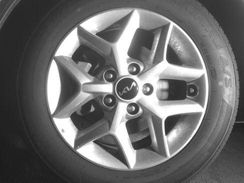Used 2025 Kia Soul LX w/ LX Technology Package FWD image 16