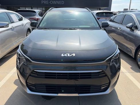 Certified 2025 Kia Niro EX Touring FWD image 5