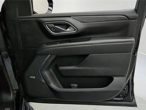 Used 2023 GMC Yukon SLT w/ SLT Luxury Package image 23