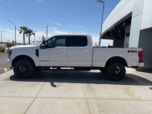 Used 2019 Ford F350 Lariat AWD/4WD image 2