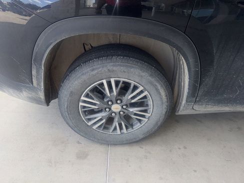 Used 2024 Chevrolet Traverse LS FWD image 15