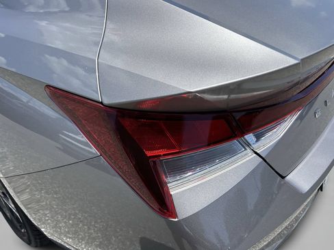 Certified 2023 Hyundai Elantra SEL w/ Preferred Accessory Package FWD image 14