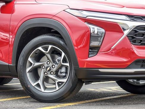 New 2026 Chevrolet Trax LT w/ Sunroof Package image 4