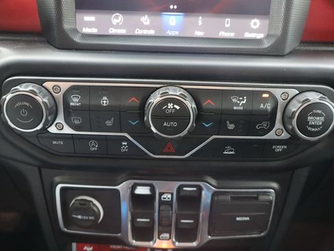 Used 2021 Jeep Gladiator Rubicon AWD/4WD image 14