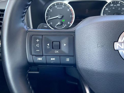 Used 2025 Nissan Rogue SV FWD image 24