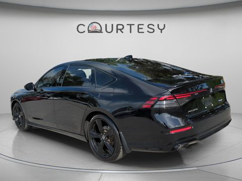 Used 2025 Honda Accord Sport image 5