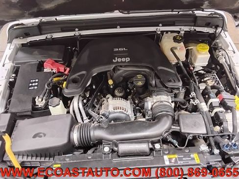 Used 2021 Jeep Gladiator Overland w/ Popular Equipment Package AWD/4WD image 9