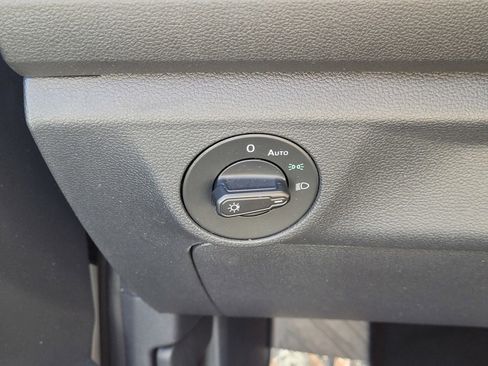 Used 2019 Volkswagen Jetta S image 17