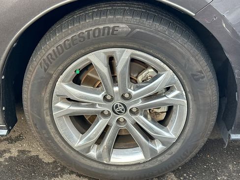 Used 2021 Toyota Sienna Platinum image 12