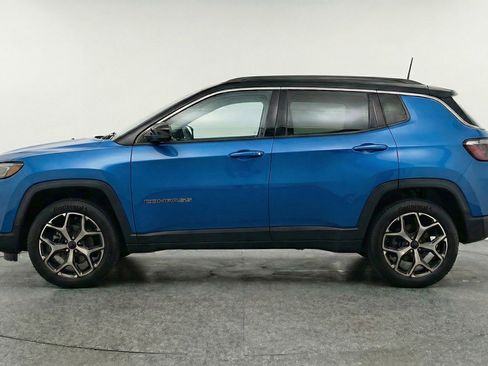 Used 2025 Jeep Compass Limited image 5