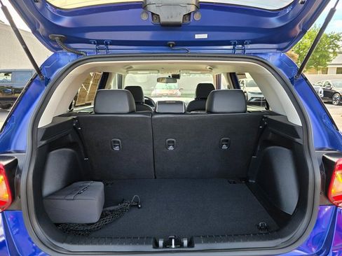 Certified 2022 Hyundai Venue Limited w/ Cargo Package image 12