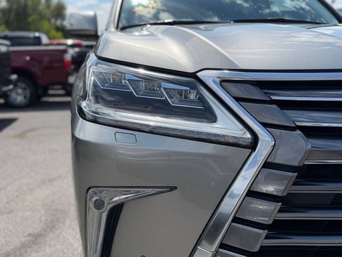 Used 2017 Lexus LX 570 4WD w/ Luxury Package image 19