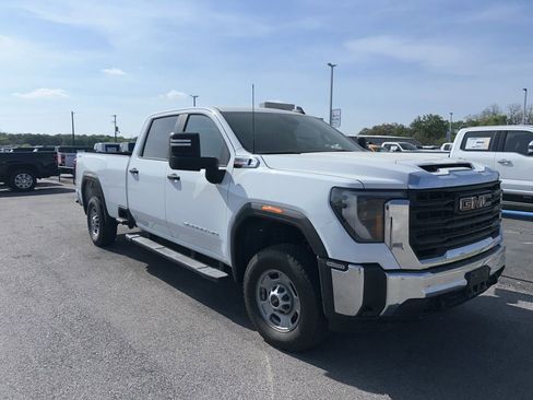 Used 2024 GMC Sierra 2500 Pro w/ Convenience Package AWD/4WD image 2