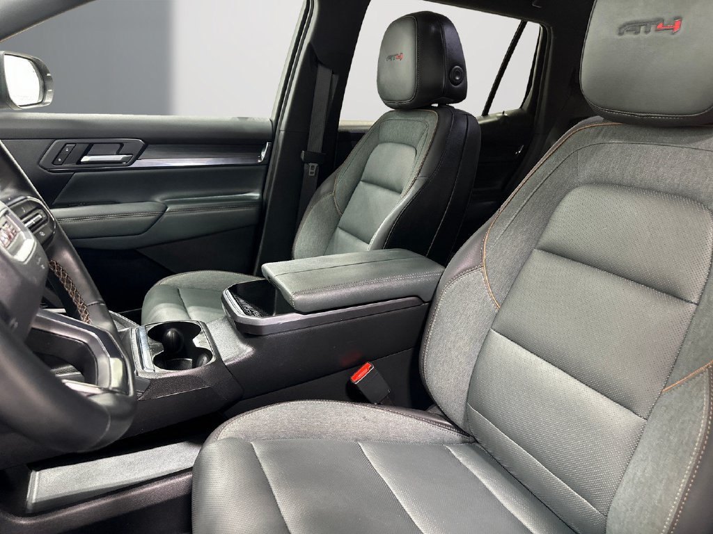 Used 2026 GMC Terrain AT4 AWD/4WD image 14