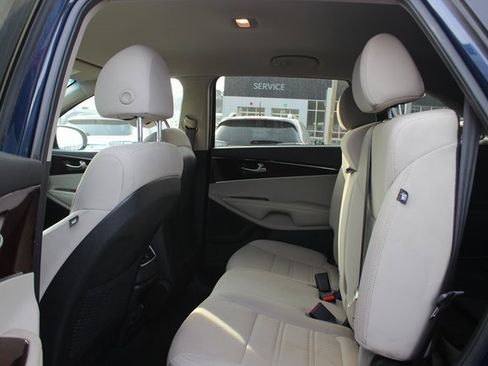 Used 2018 Kia Sorento LX image 21