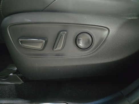 Used 2023 Toyota Venza Nightshade AWD/4WD image 26