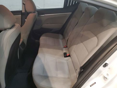 Used 2019 Hyundai Elantra SE image 26