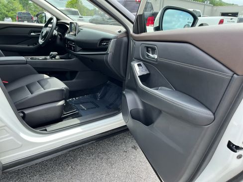 Used 2023 Nissan Rogue SV w/ SV Premium B Package AWD/4WD image 33