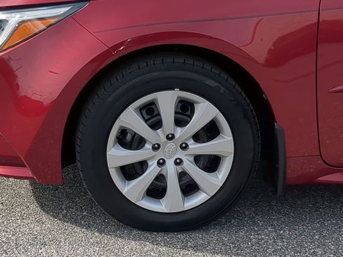 Used 2023 Toyota Corolla LE image 19