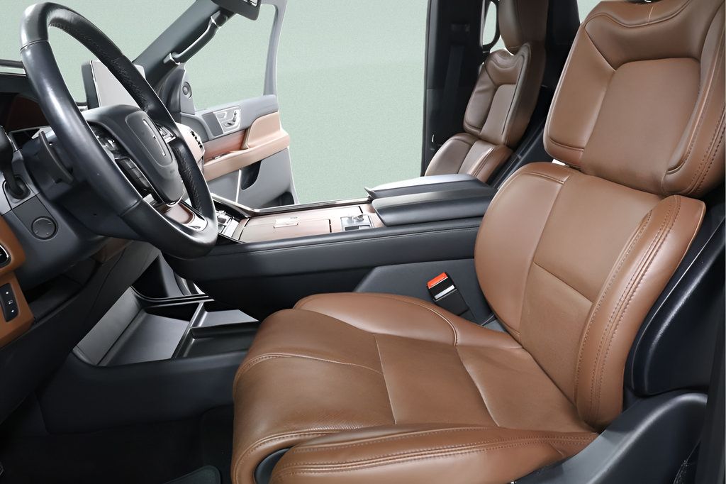 Used 2024 Lincoln Navigator Reserve AWD/4WD image 20