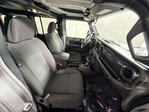 Used 2021 Jeep Wrangler Unlimited Sport image 25