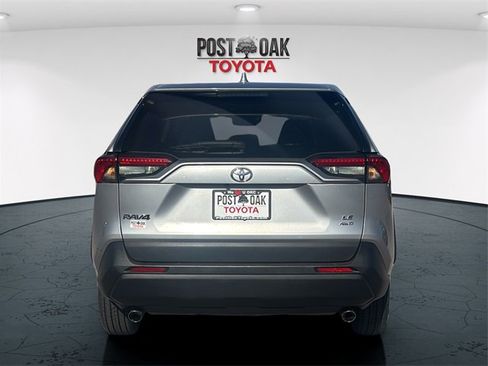 Used 2024 Toyota RAV4 LE image 6