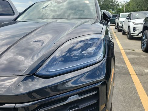 Used 2026 Porsche Cayenne S AWD/4WD image 5