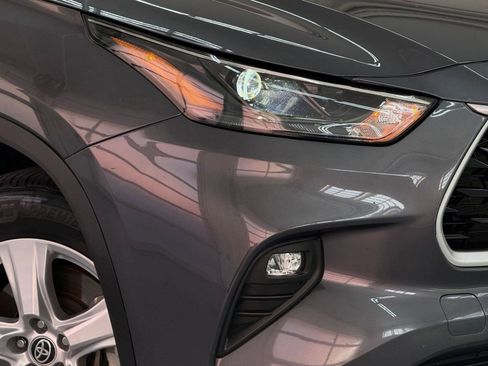 Used 2022 Toyota Highlander LE FWD image 10