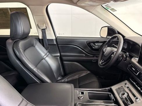 Used 2023 Lincoln Aviator 2WD w/ Premium Package image 29