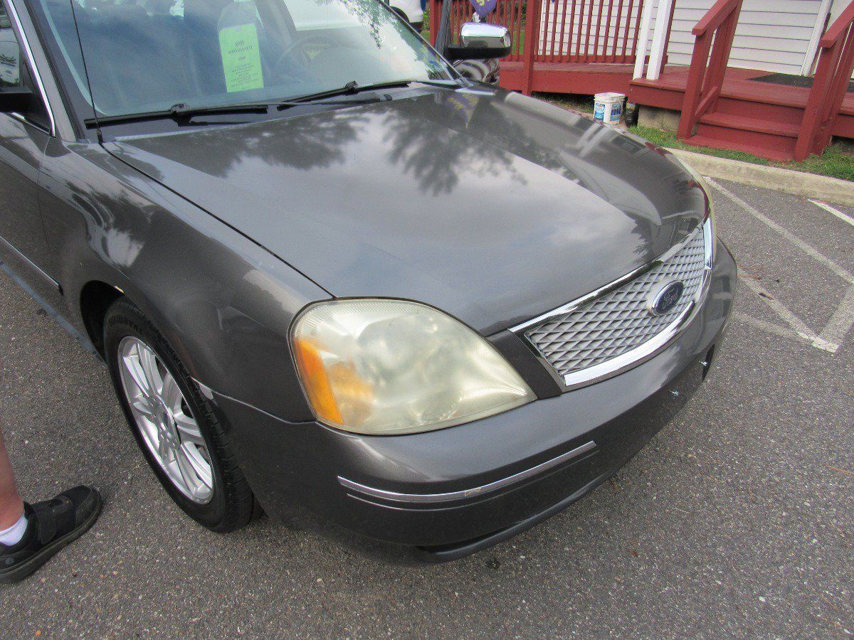 Used 2005 Ford Five Hundred Limited FWD image 2